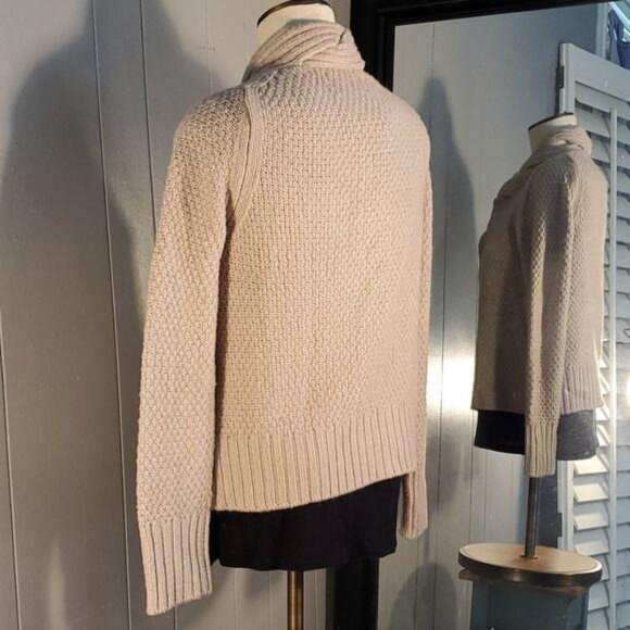 Banana Republic Heritage Sweater Wool Cable KNIT CARDIGAN WOMAN'S WOMEN'S Small - Picture 3 of 9